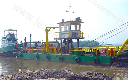 Pond Dredge - Leader Dredger